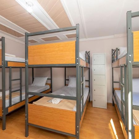 Taksim Wooden House Hostel Стамбул Екстер'єр фото