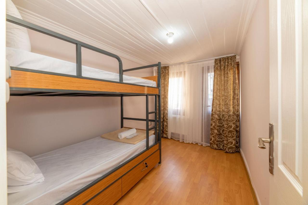 Taksim Wooden House Hostel Стамбул Екстер'єр фото