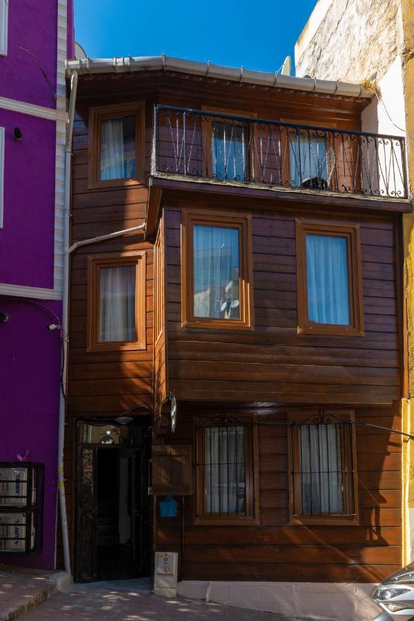 Taksim Wooden House Hostel Стамбул Екстер'єр фото