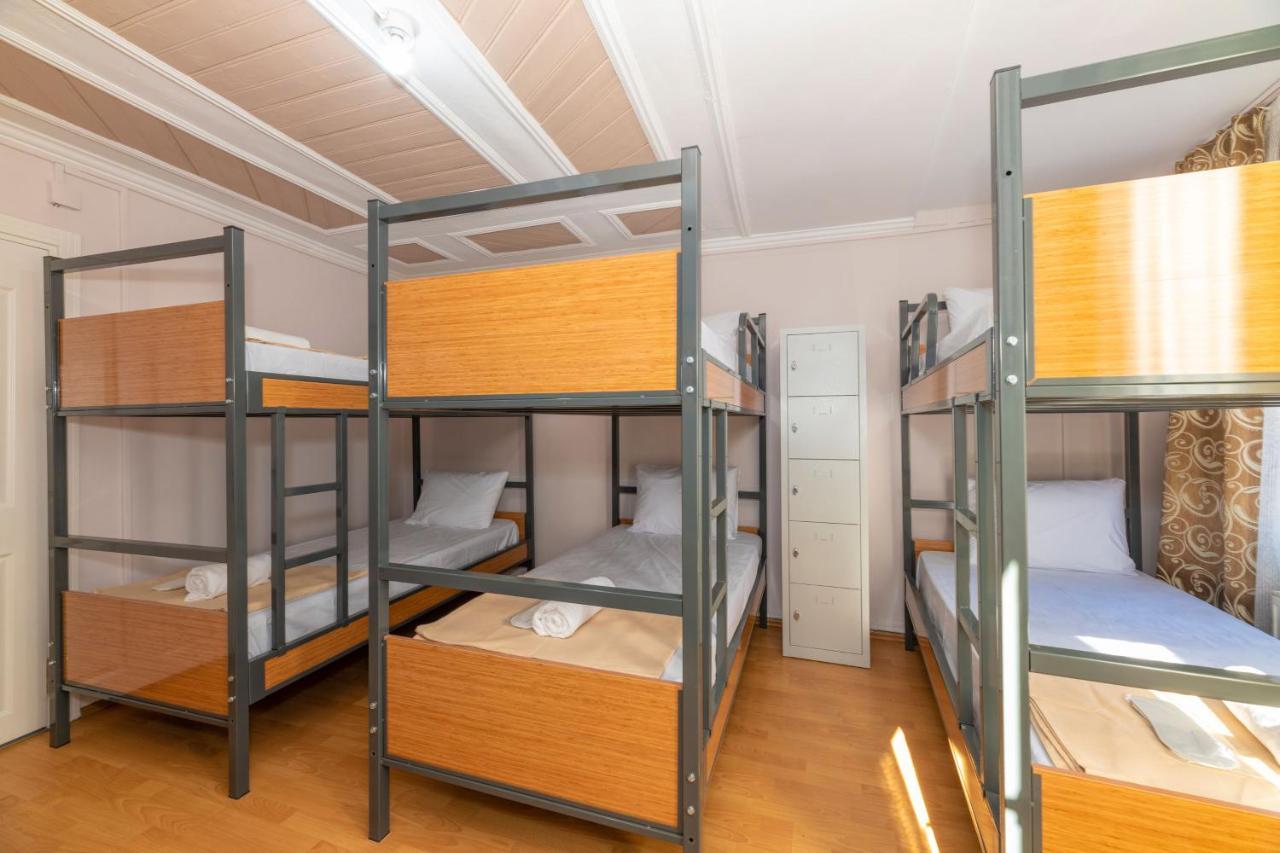 Taksim Wooden House Hostel Стамбул Екстер'єр фото