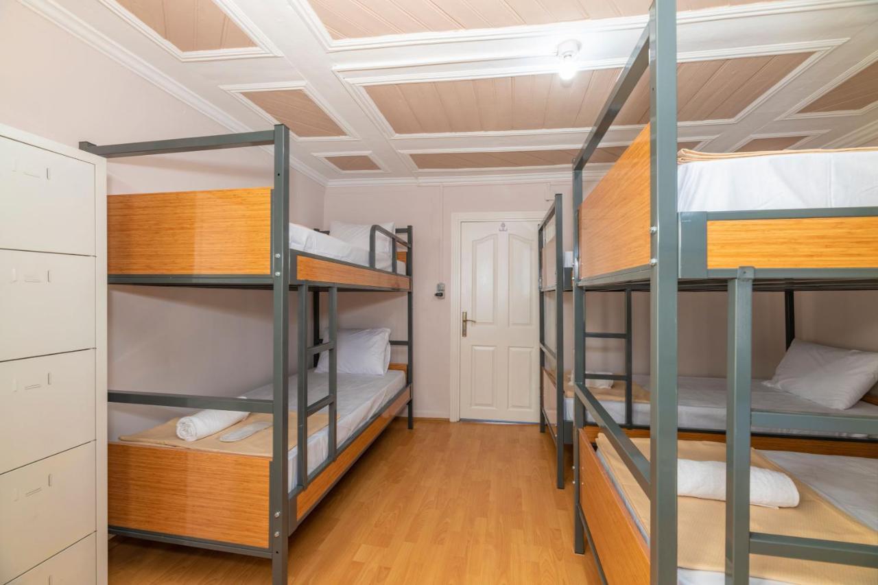 Taksim Wooden House Hostel Стамбул Екстер'єр фото