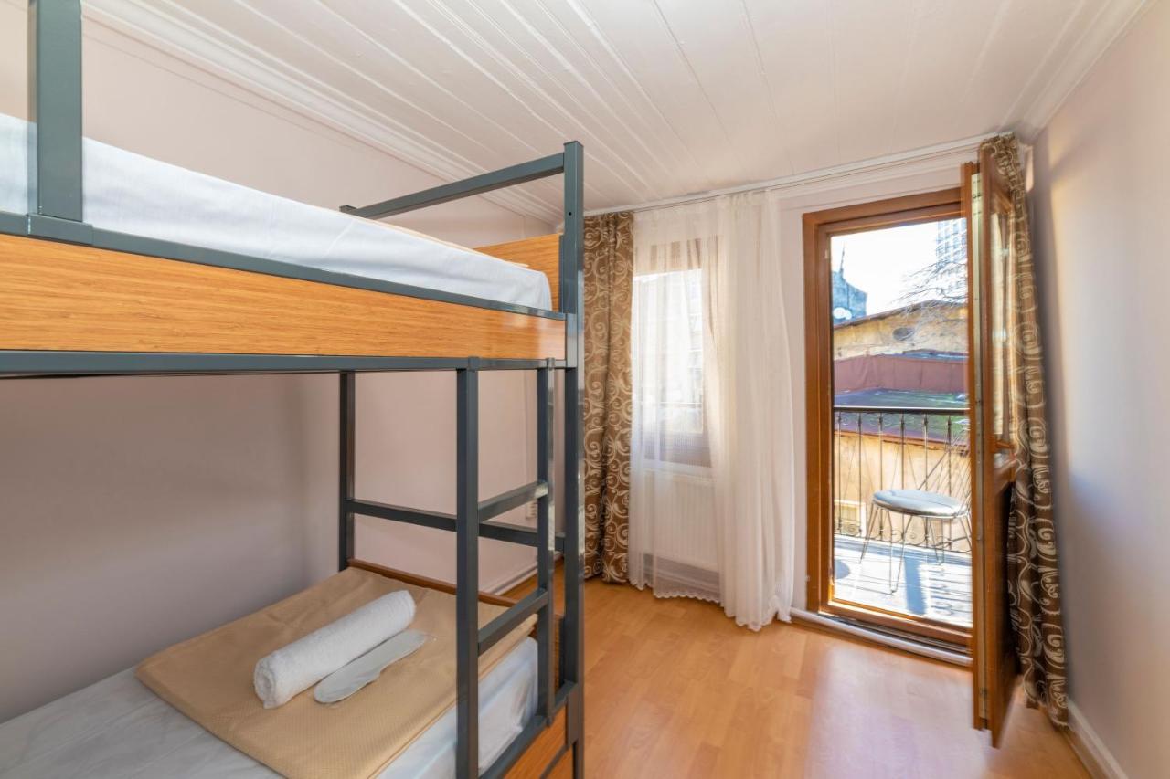Taksim Wooden House Hostel Стамбул Екстер'єр фото