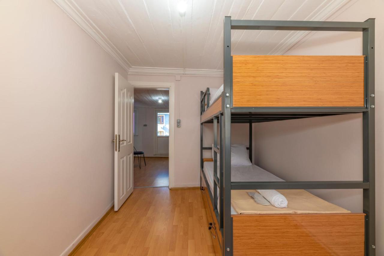 Taksim Wooden House Hostel Стамбул Екстер'єр фото